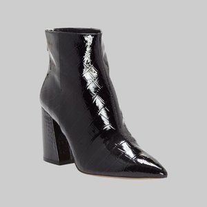 Vince Camuto like new Benedie Crocodile Patent